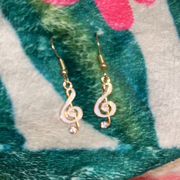 Treble clef music earrings hypoallergenic white and gold - Picture 2 of 4